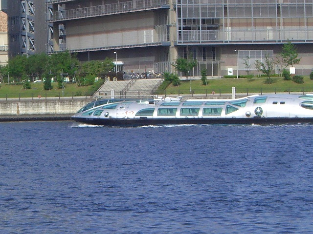 豊洲から乗れるの水上バス、ヒミコ