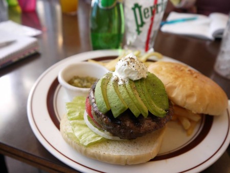 549093_603023909777308_248863475_n